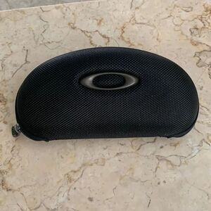 OAKLEY  Zippered Sunglass Case